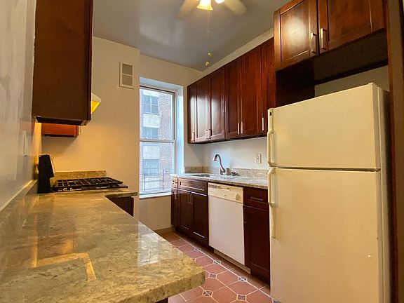 2nd image of 215 W 116th St APT 2E