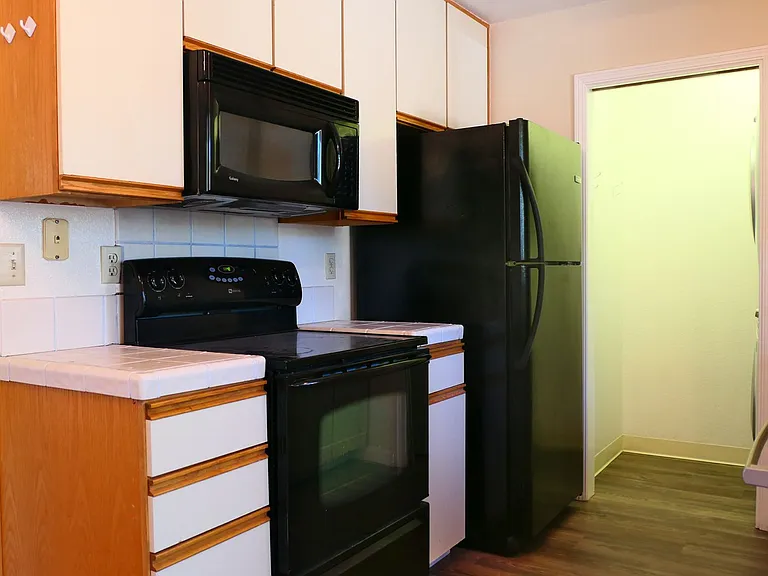 695 S Knickerbocker Dr #6 — Photo 5