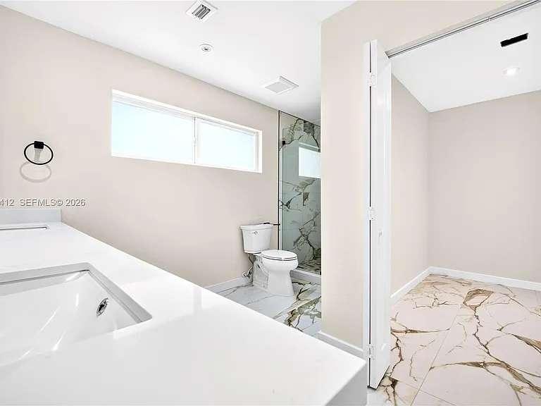 5715 Jackson St — Photo 34