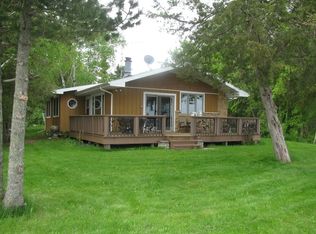 8496 Shirley Ct, Winneconne, WI 54986