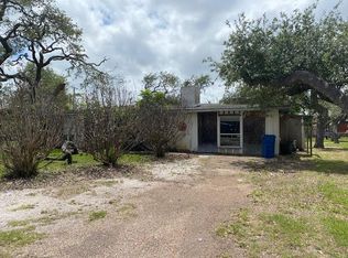 47 Mockingbird Ln, Rockport, TX 78382