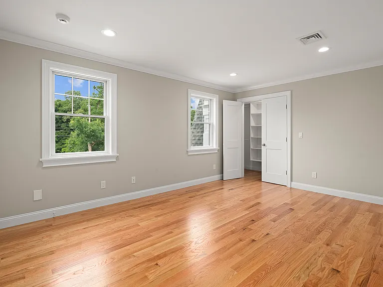 585 Lowell St — Photo 30