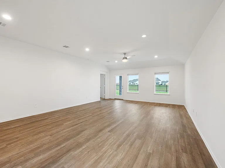 3085 Emerald Ocean Dr — Photo 39