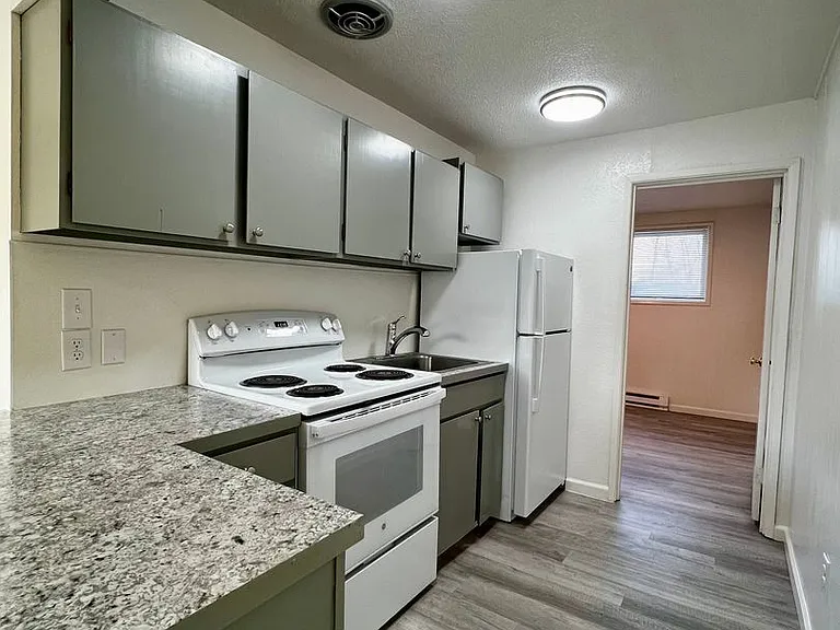 Mt. Stuart Apartments — Photo 13