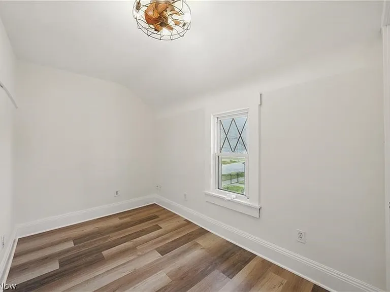 2471 Tremont Ave #UP — Photo 14