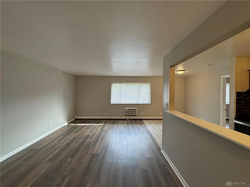 Building Photo - 3040 E Dorothy Ln #23