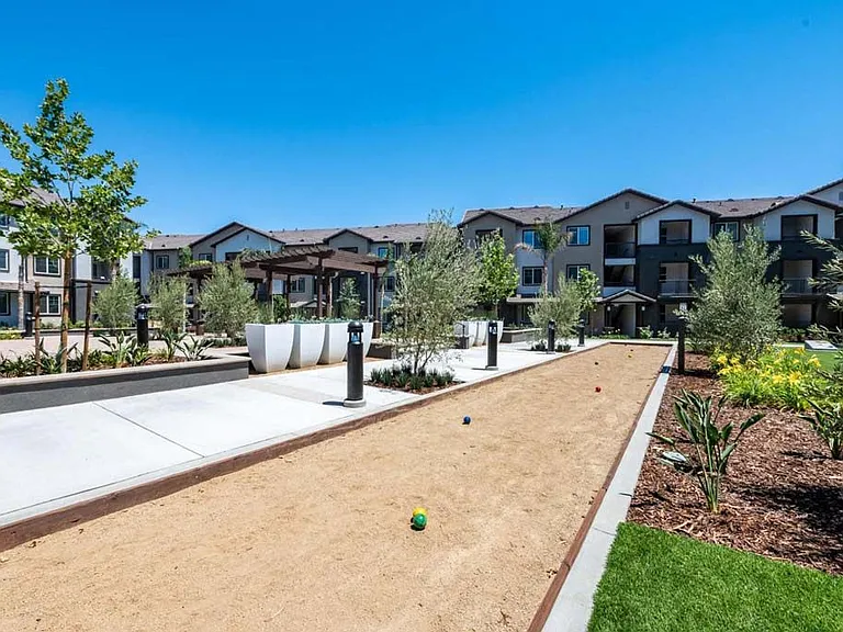 The Vineyards Apartments — Photo 24