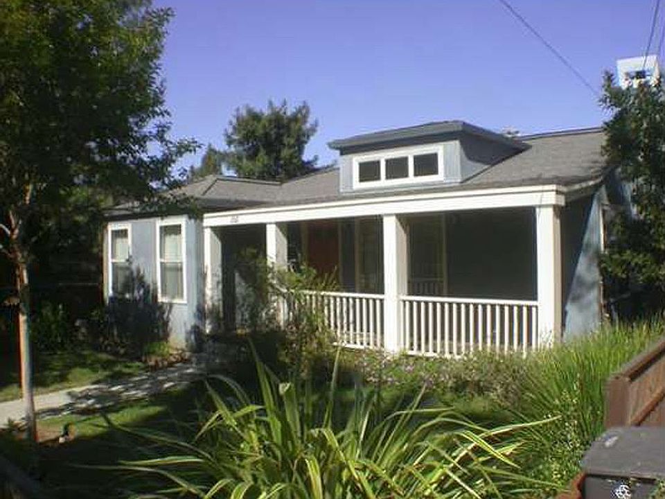 2nd image of 282 W Dana St