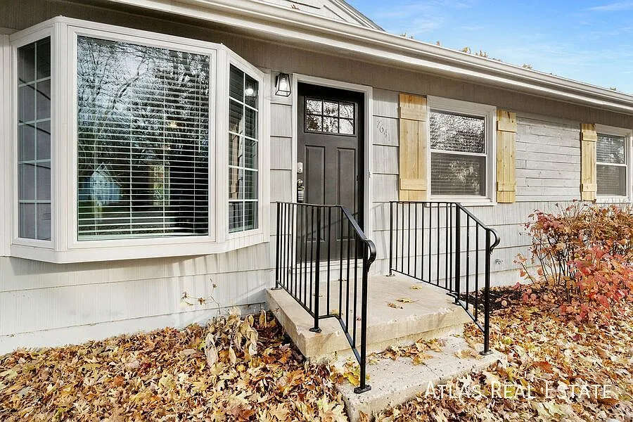 Coming Soon! Cozy Fairway home ready to find its new residents!! — Photo 2
