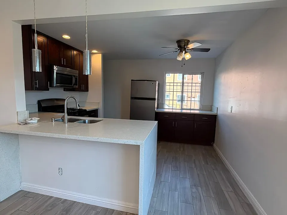 4253 1/2 Altadena Ave
