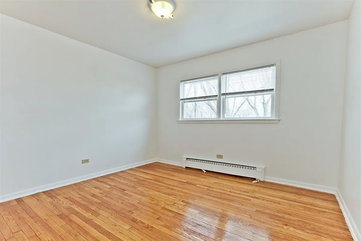 Building Photo - 464 Gordon