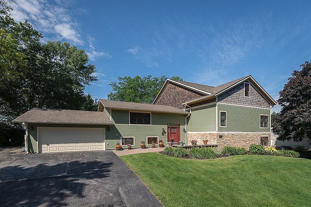 54 Lakeside Dr NE, Solon, IA 52333 Zillow