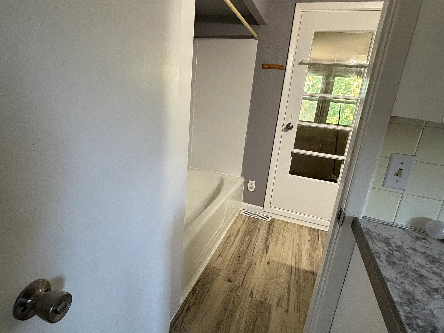 2 bed, 480 sqft, $1,195 — Photo 2