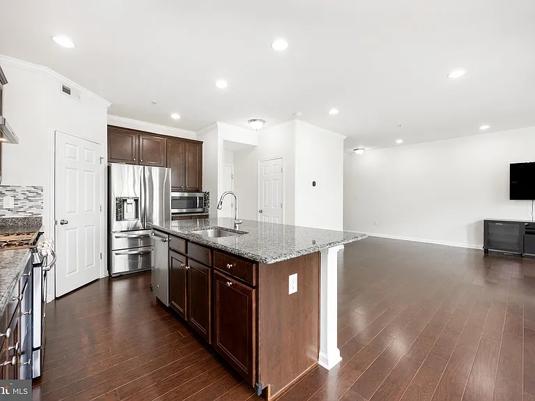 253 Fairfield Cir W — Photo 14