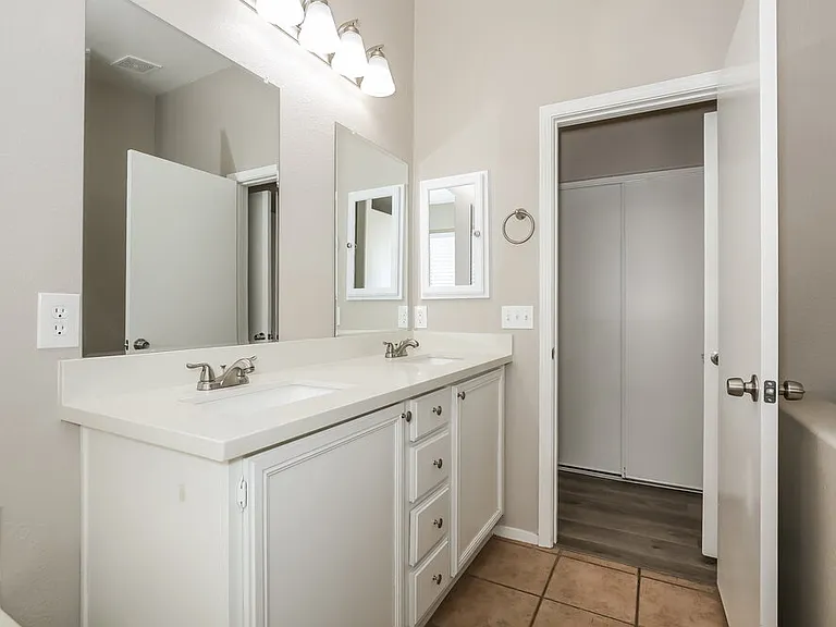 533 Regal Robin Way — Photo 11