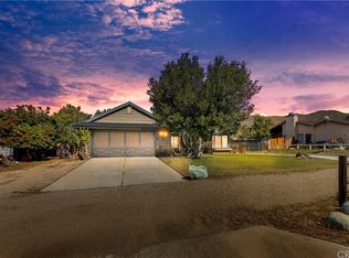 261 Buckskin Ln, Norco, CA 92860