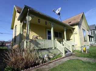 908 1st St, Cosmopolis, WA 98537