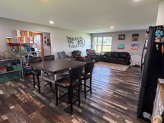 5th image of 6405 W 440th