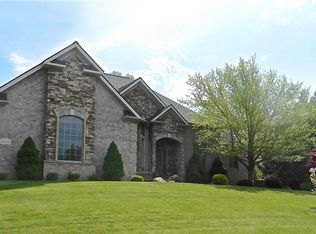 6561 Wooded View Dr, Hudson, OH 44236