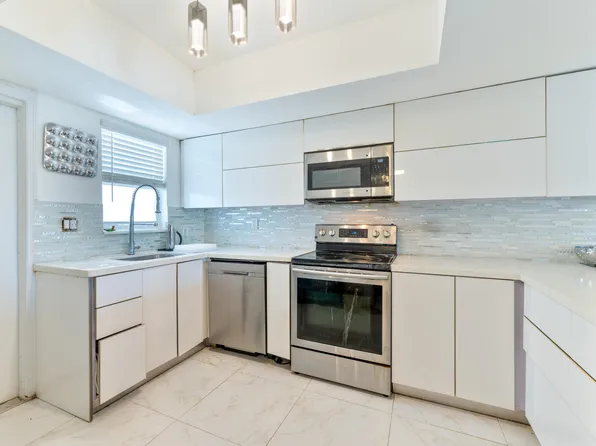 2841 NE 33rd Court #303, Fort Lauderdale, FL 33306