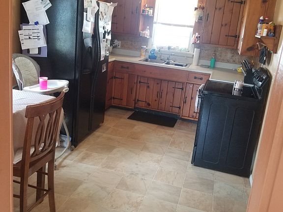 3rd image of 644 Park Ave