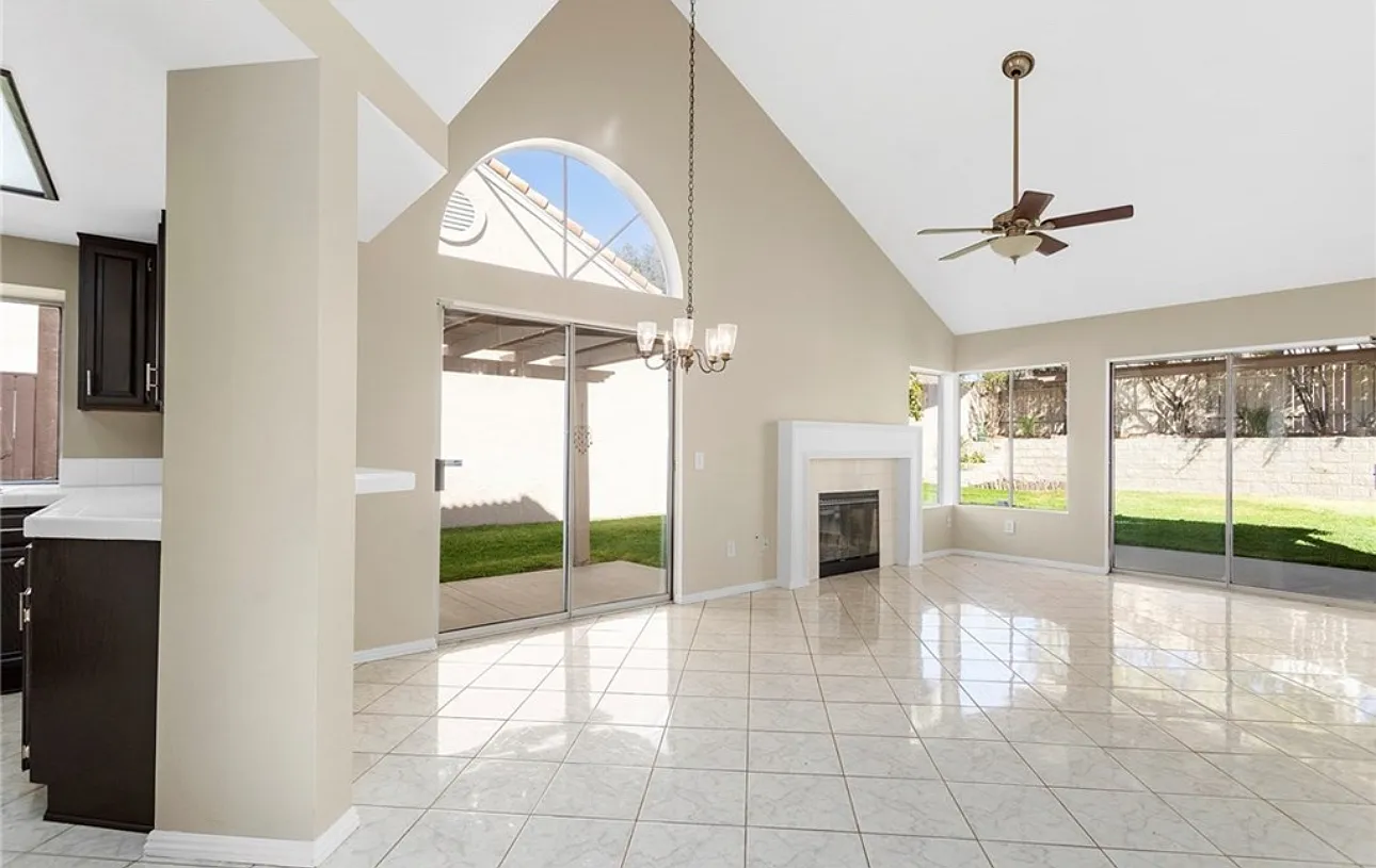 3 bed, 2.5 bath, 1202 sqft, $3,250 — Photo 4
