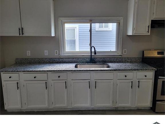 5th image of 3536 W 47th St