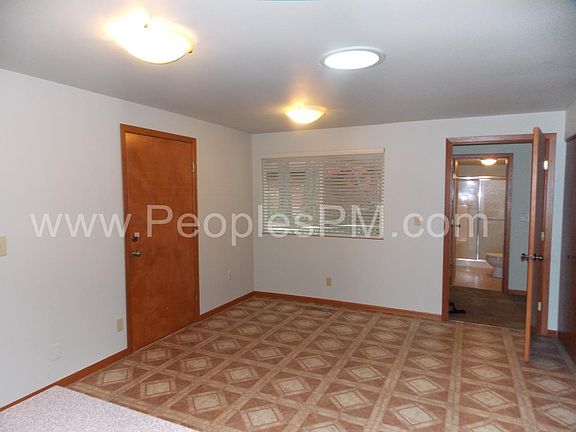 4th image of 822 168th Pl NE