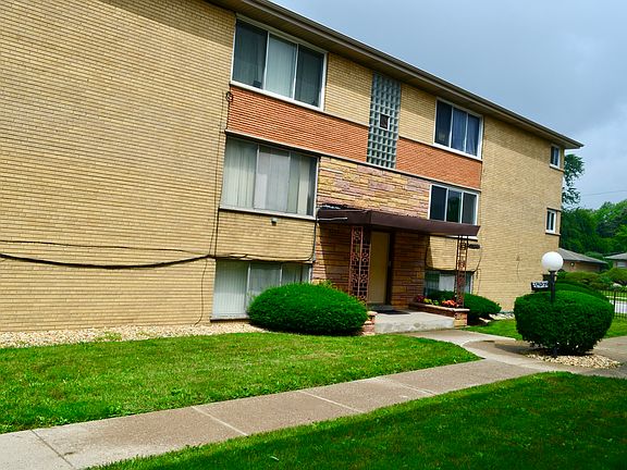 2nd image of 2243 119th St APT 5W