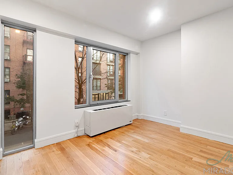636 E 11th St #2G — Photo 6