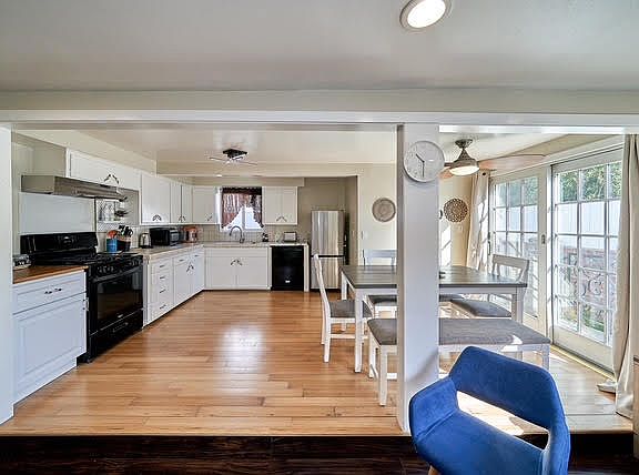 2nd image of 4117 E Theresa St