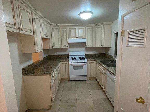 4th image of 828 S Maryland Ave APT 4