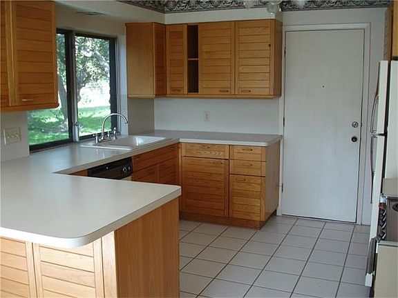 3rd image of 8804 Candelaria Dr