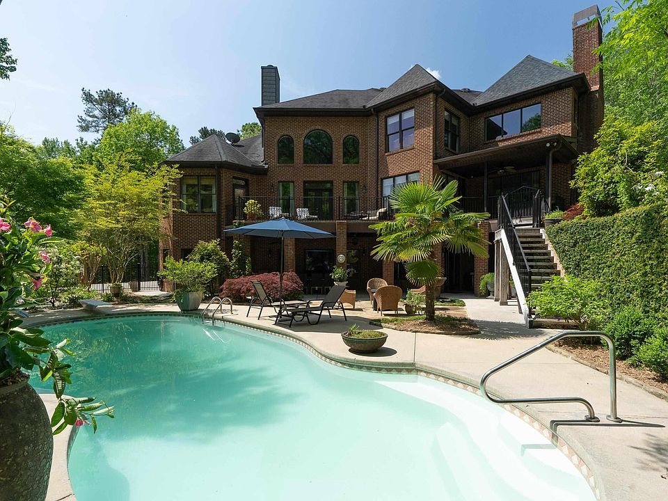 1st image of 381 Dogwood Lakes Dr