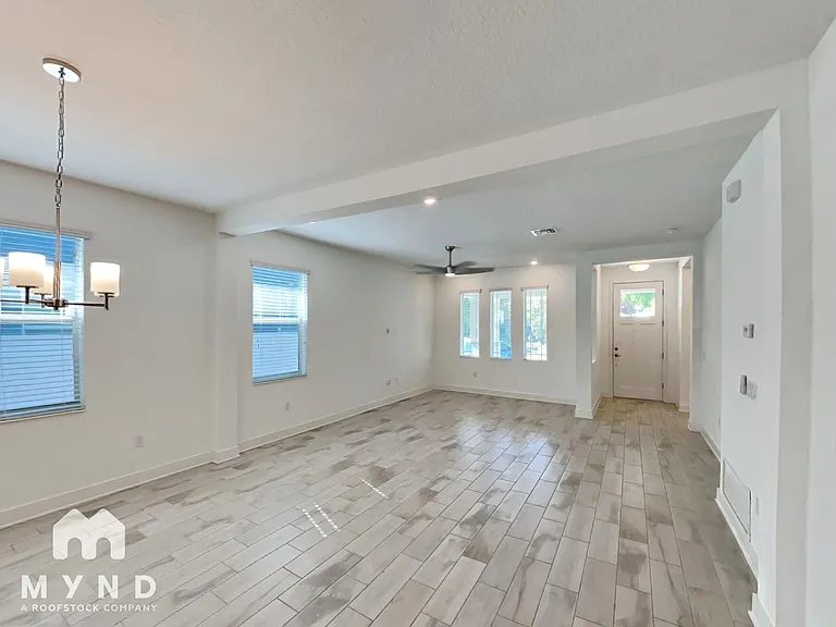 1712 E Lambright St N — Photo 5