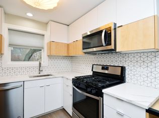 5710 N Hermitage Ave #303, Chicago, IL 60660