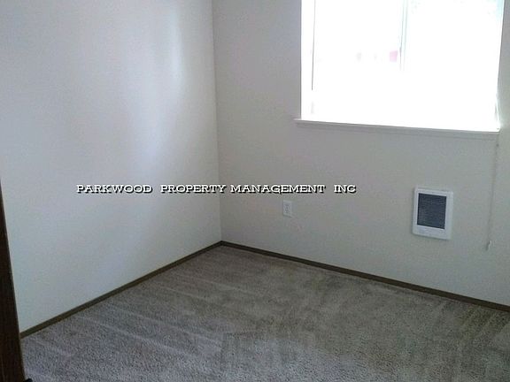 3rd image of 7715 Douglas St W APT 14