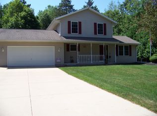 4836 Red Pine Dr, Grant, MI 49327