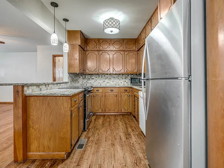 4701 N Peniel Ave — Photo 12
