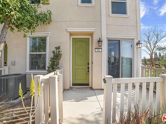 2nd image of 981 W Clover Ave