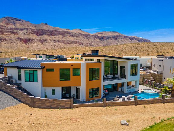 3rd image of 3606 S Cypress Rd