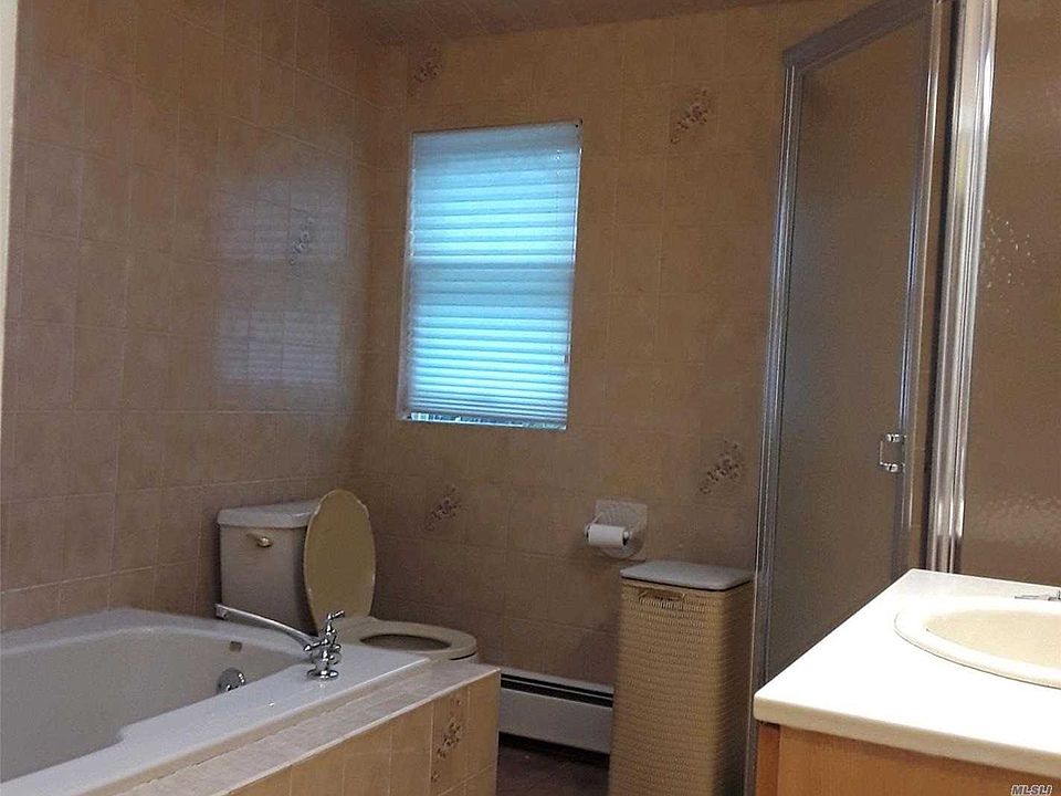 2nd image of 7 Edieann Ct