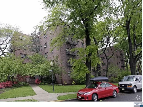 3041 Edwin Ave APT 5C, Fort Lee, NJ 07024