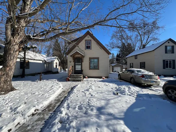 1018 1st St SE, Wadena, MN 56482