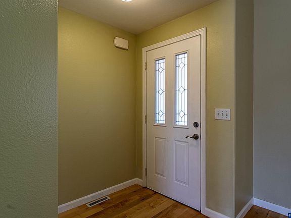 3rd image of 2190 NW Cluster Oak Ave