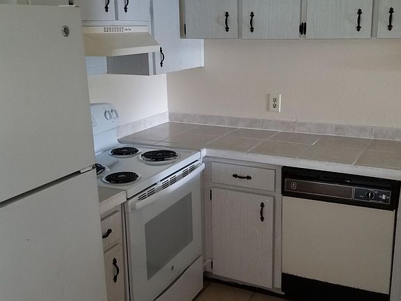 3rd image of 350 W Park Ave APT B2