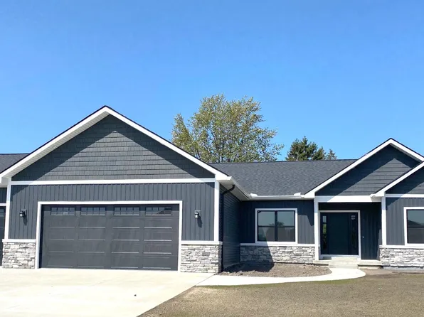 4760 Pine View Ct, Bay City, MI 48706