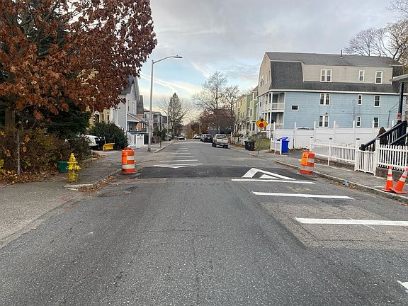 5th image of 141 Beacon St