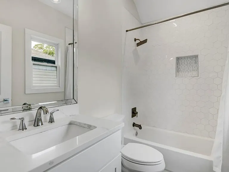 1442 Mercer Ave — Photo 29