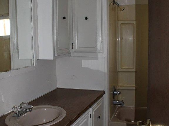 4th image of 11 Monticello Ct